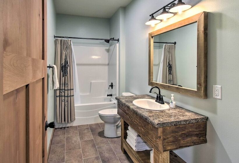 Lakefront Wisconsin Dells Home W/ Game Room