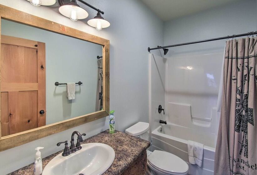 Lakefront Wisconsin Dells Home W/ Game Room