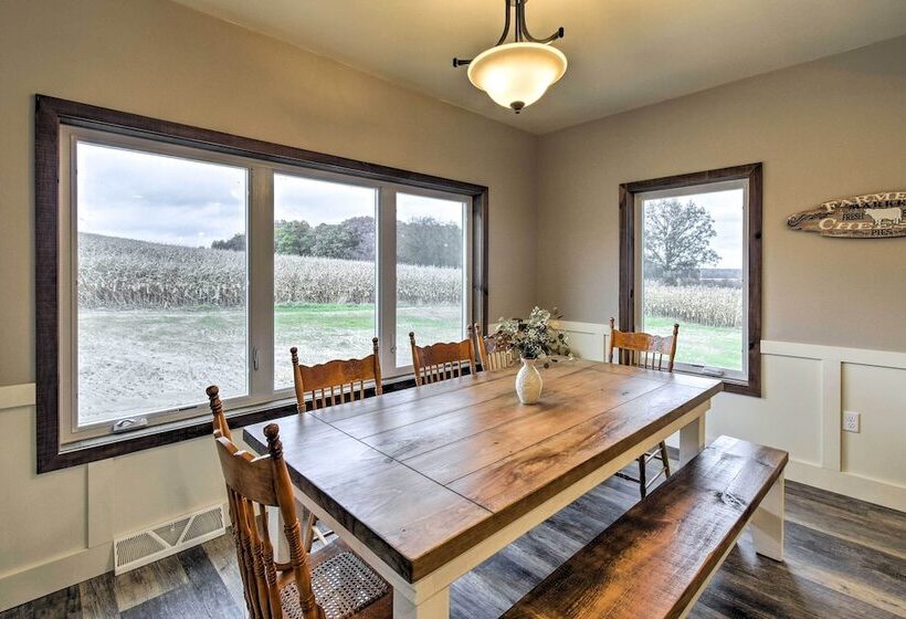 Lakefront Wisconsin Dells Home W/ Game Room