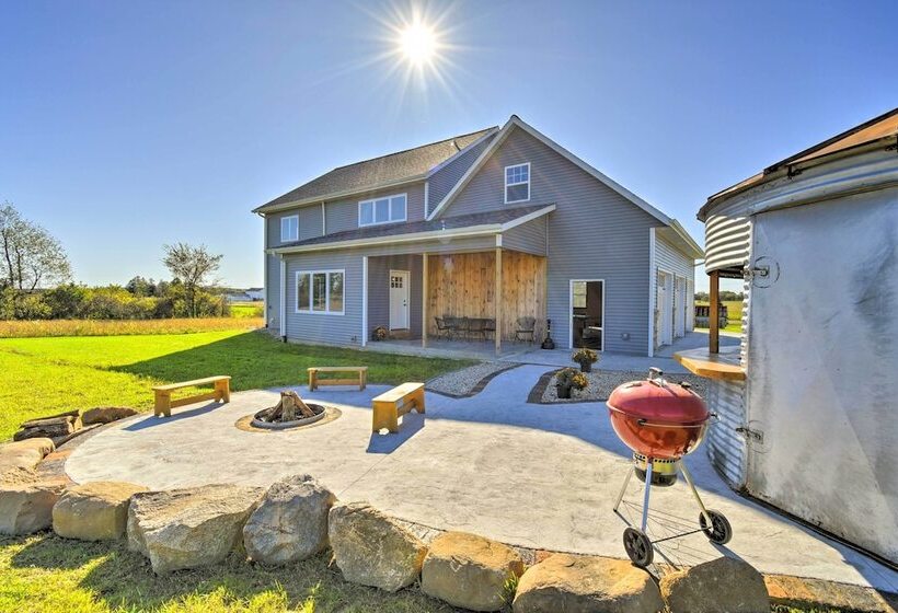 Lakefront Wisconsin Dells Home W/ Game Room