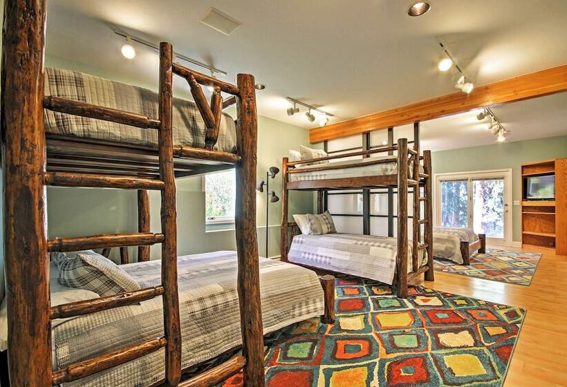 Mtn View Breck Home W/ Hot Tub ~ 1 Mi To Ski Lift!