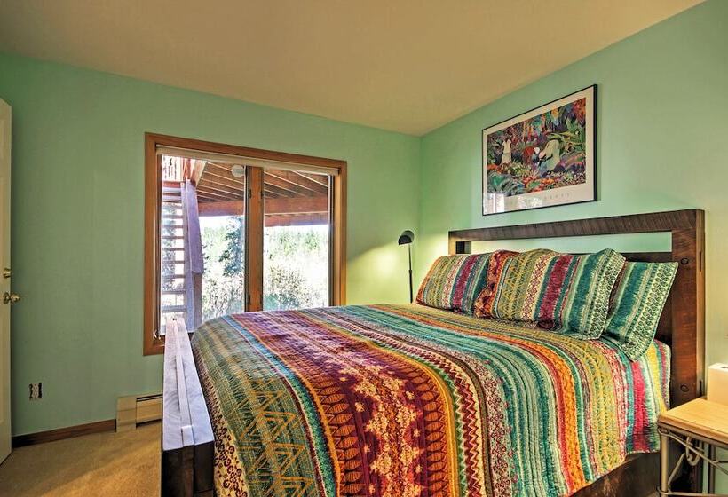 Mtn View Breck Home W/ Hot Tub ~ 1 Mi To Ski Lift!