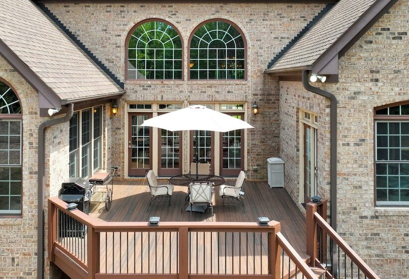 Luxury Estate: Private Hot Tub & Tennis Court