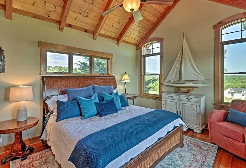 Luxury Family Retreat   Greers Ferry Lake!