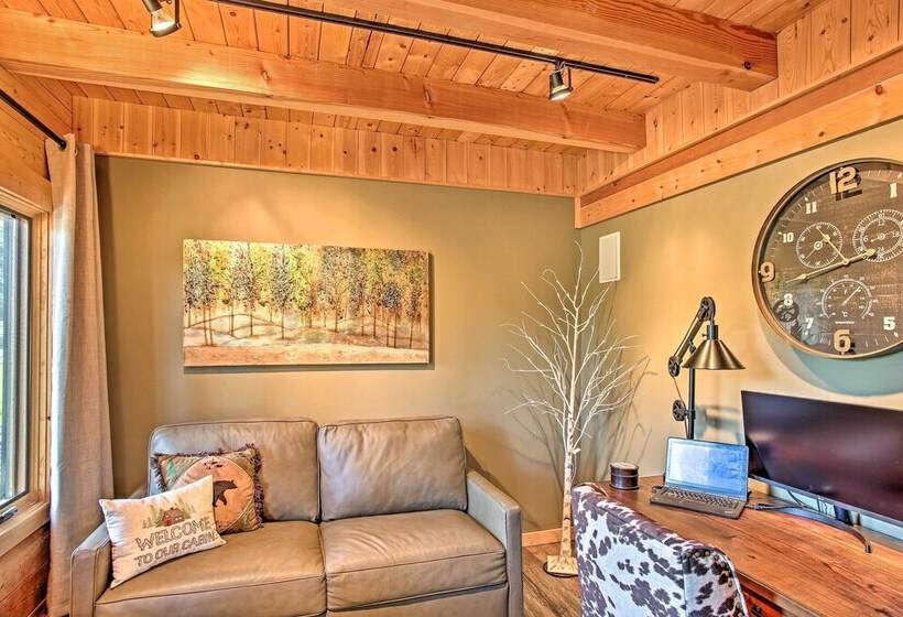 Luxury Lodge: Hot Tub, Snowmobiling & Atv Access!