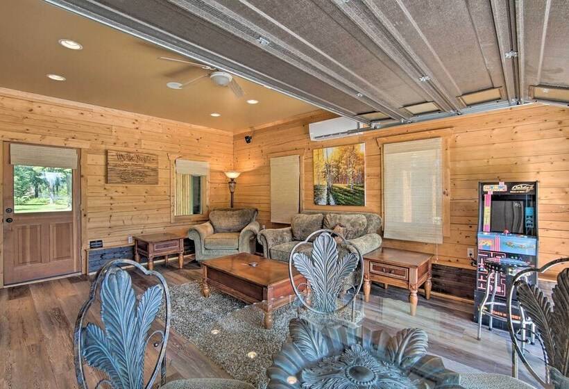 Luxury Lodge: Hot Tub, Snowmobiling & Atv Access!