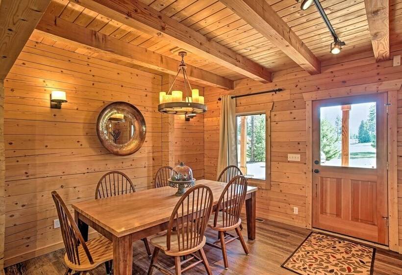 Luxury Lodge: Hot Tub, Snowmobiling & Atv Access!