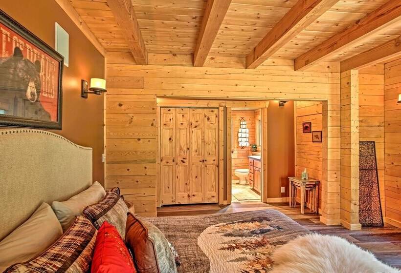 Luxury Lodge: Hot Tub, Snowmobiling & Atv Access!