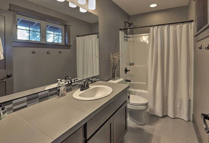 Luxury Suncadia Resort Retreat W/ Private Hot Tub!