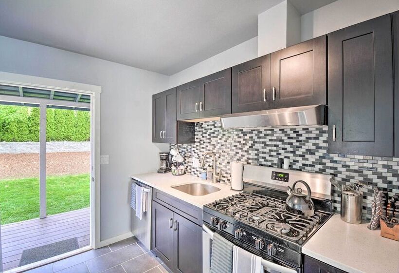 Manette Waterfront: Kayak The Bay & Walk To Town!