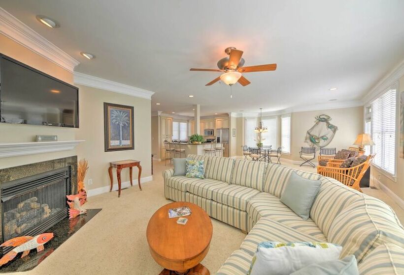 Manteo Waterfront Resort Home W/ 30 Ft Dock!