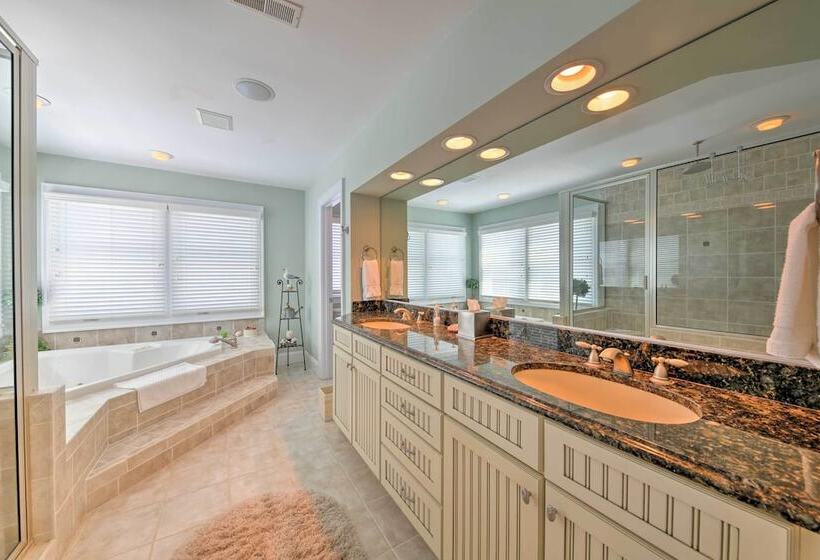 Manteo Waterfront Resort Home W/ 30 Ft Dock!