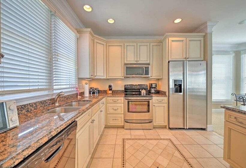 Manteo Waterfront Resort Home W/ 30 Ft Dock!