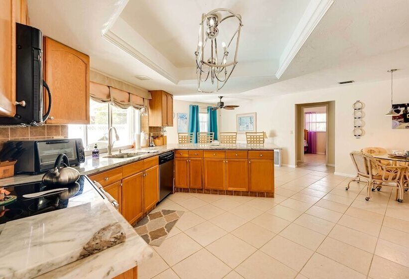 Marco Island Retreat W/ Pool ~ 1 Mi To Beach