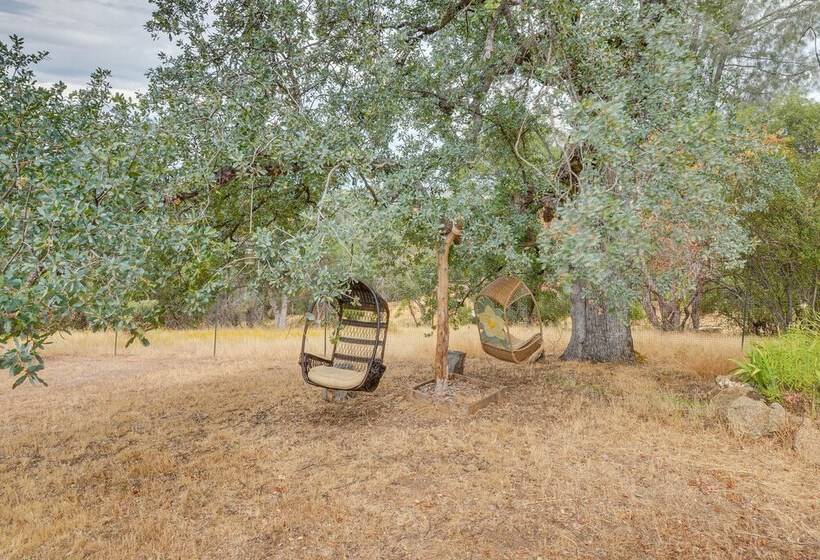 Mariposa Home: Furnished Patio & Sierra Mtn Views