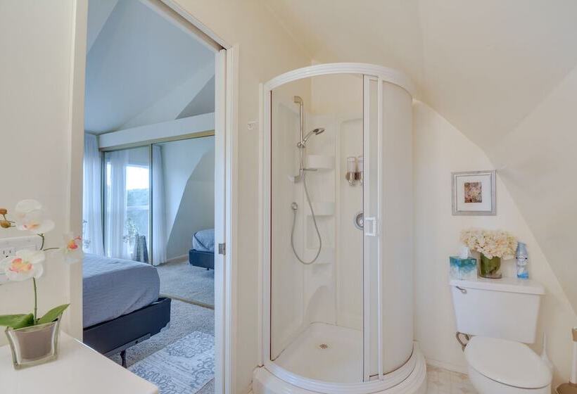 Mariposa Home: Furnished Patio & Sierra Mtn Views