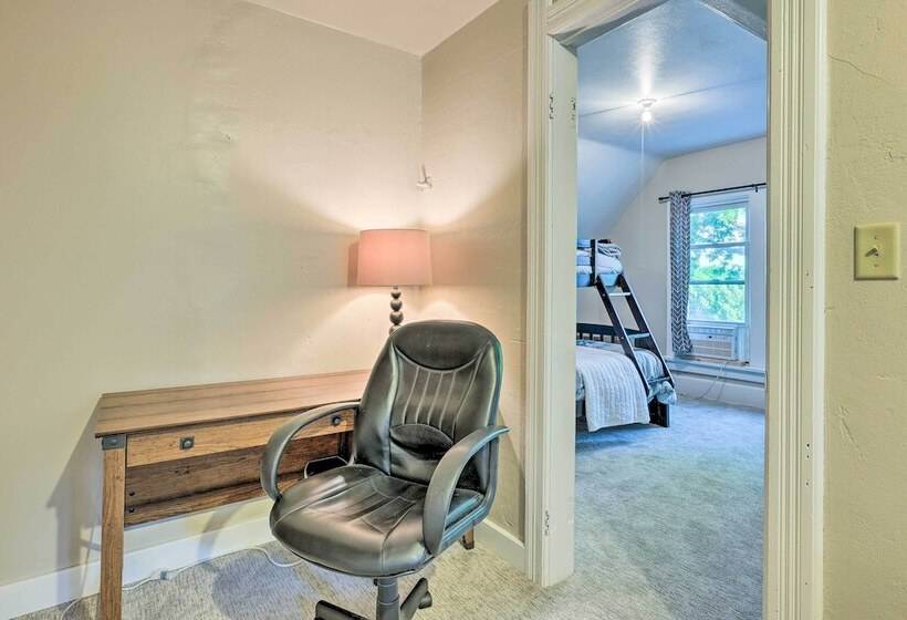 Milwaukee Home < Half Mi To Lake Michigan!