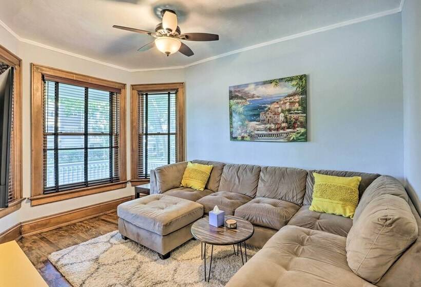 Milwaukee Home < Half Mi To Lake Michigan!