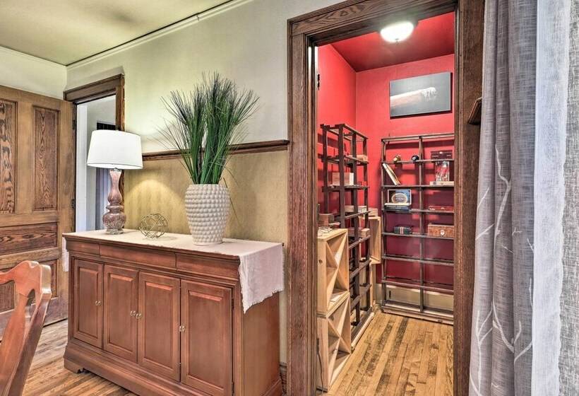 Milwaukee Home < Half Mi To Lake Michigan!