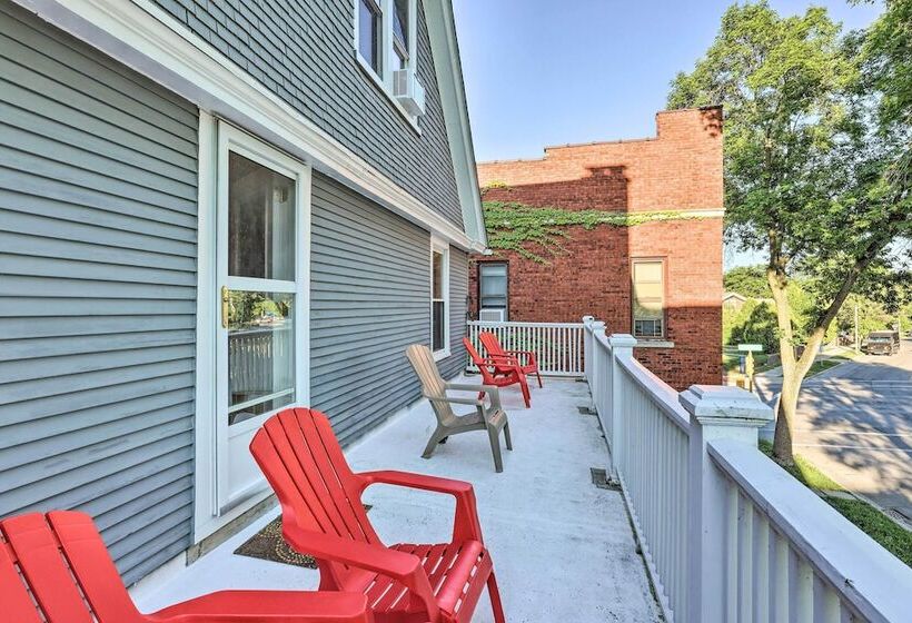 Milwaukee Home < Half Mi To Lake Michigan!