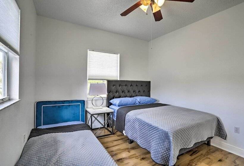 Modern Clearwater Home W/ Deck: 9 Mi To Beach