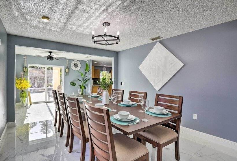 Modern Clearwater Home W/ Deck: 9 Mi To Beach