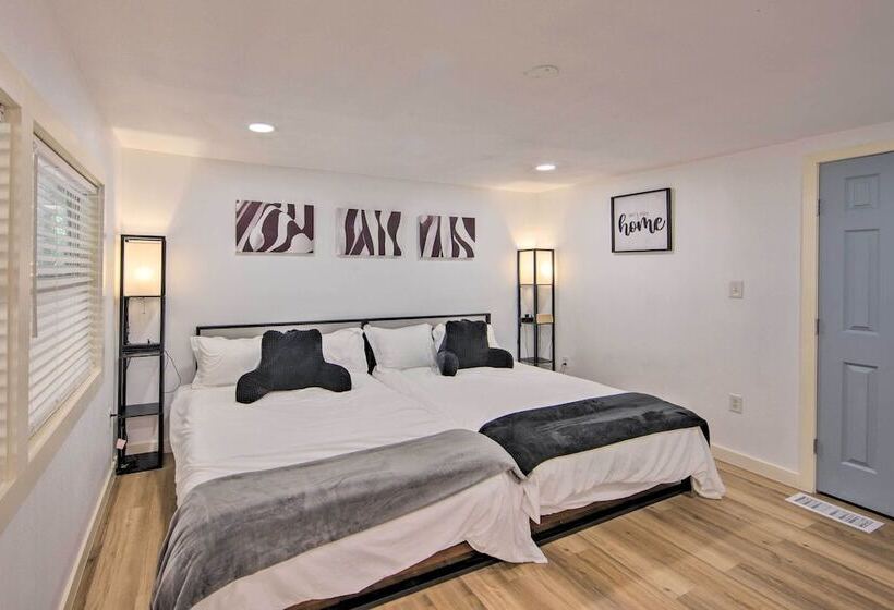 Modern Lakefront Mabank Home W/ Pool Table!