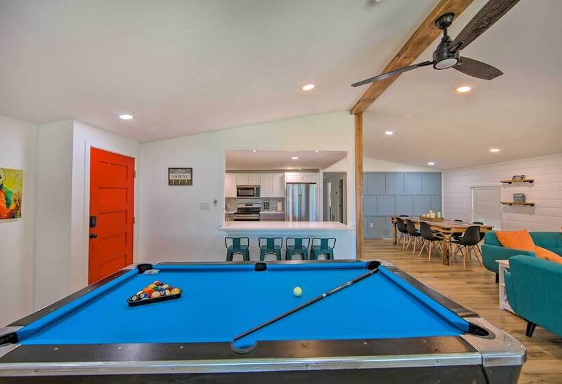 Modern Lakefront Mabank Home W/ Pool Table!