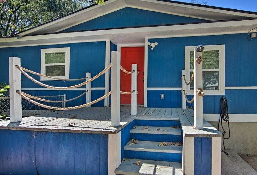 Modern Lakefront Mabank Home W/ Pool Table!