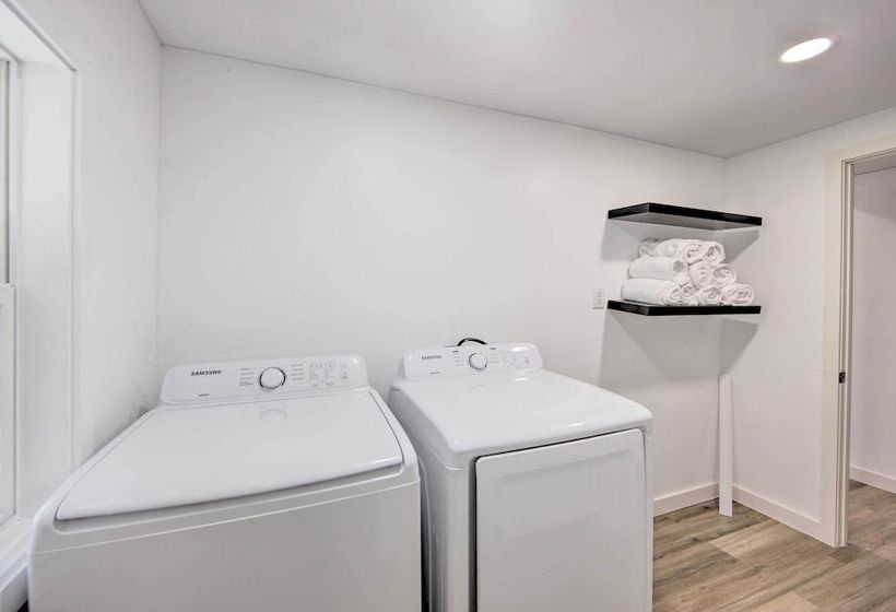 Modern Lakefront Mabank Home W/ Pool Table!