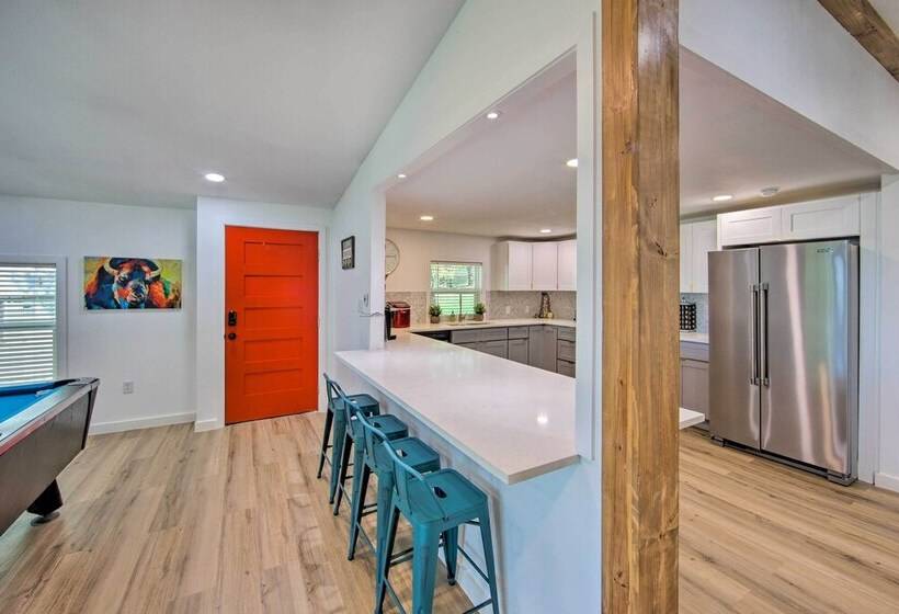 Modern Lakefront Mabank Home W/ Pool Table!