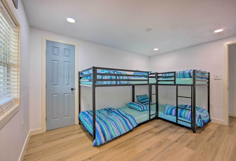 Modern Lakefront Mabank Home W/ Pool Table!