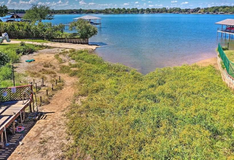 Modern Lakefront Mabank Home W/ Pool Table!