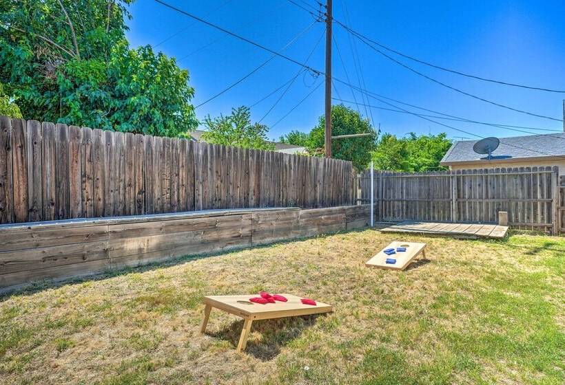 Modern Sacramento Home W/ Yard: 12 Mi To Dtwn