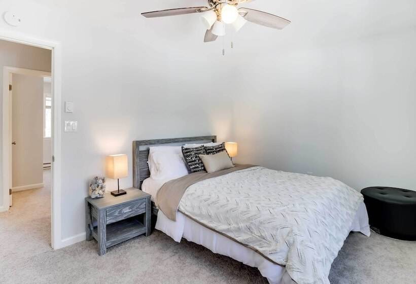 Modern Tobyhanna Home Near Lake Carobeth!