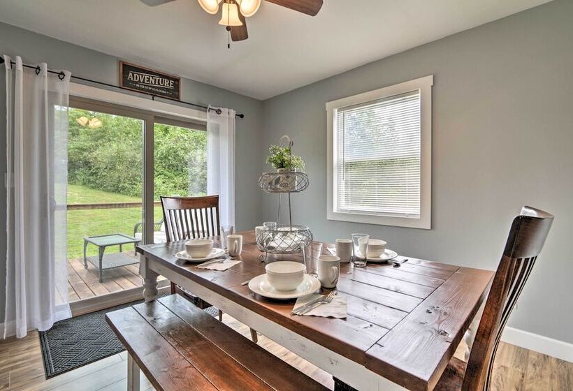 Modern Zanesville Escape W/ Deck & Spacious Yard