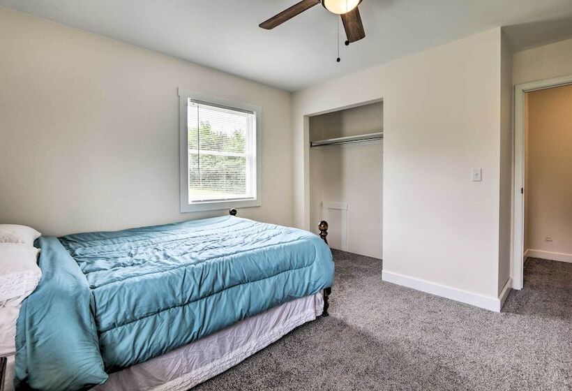 Modern Zanesville Escape W/ Deck & Spacious Yard