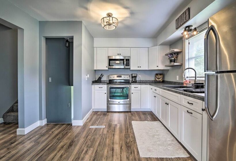 Modern Zanesville Escape W/ Deck & Spacious Yard