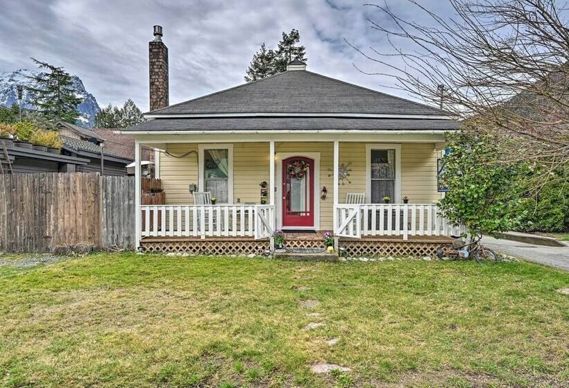 Mountain Memories:  Cozy Small Town Escape