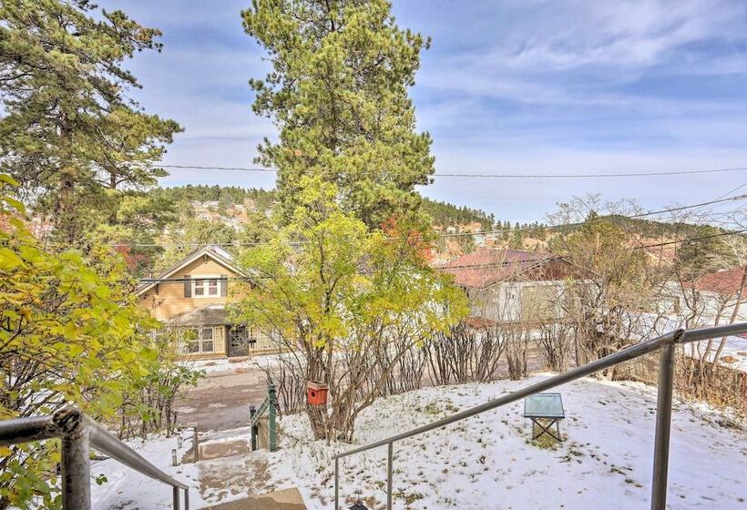 Mountain View Lead Home W/ Patio + Fire Pit!