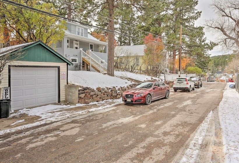 Mountain View Lead Home W/ Patio + Fire Pit!