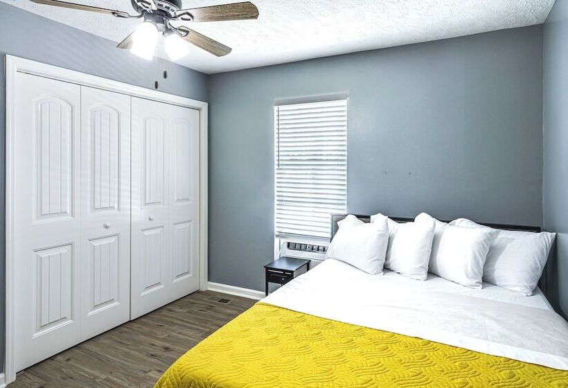 Above Ground Pool & Backyard At Murfreesboro Home!