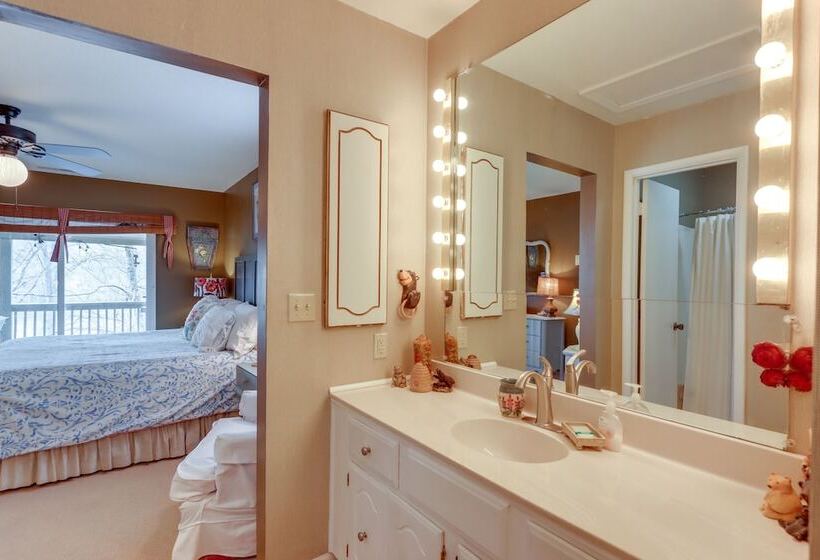 Nantahala Lake Family Home W/ Private Dock & Views