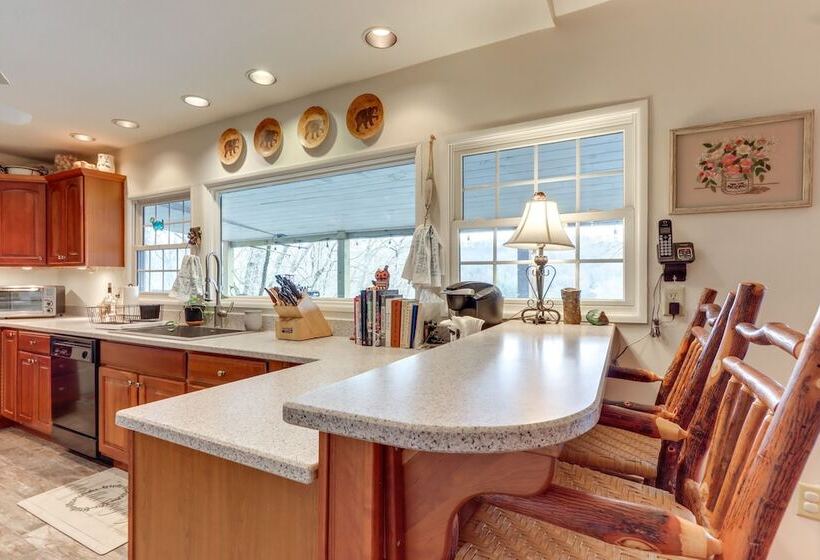 Nantahala Lake Family Home W/ Private Dock & Views