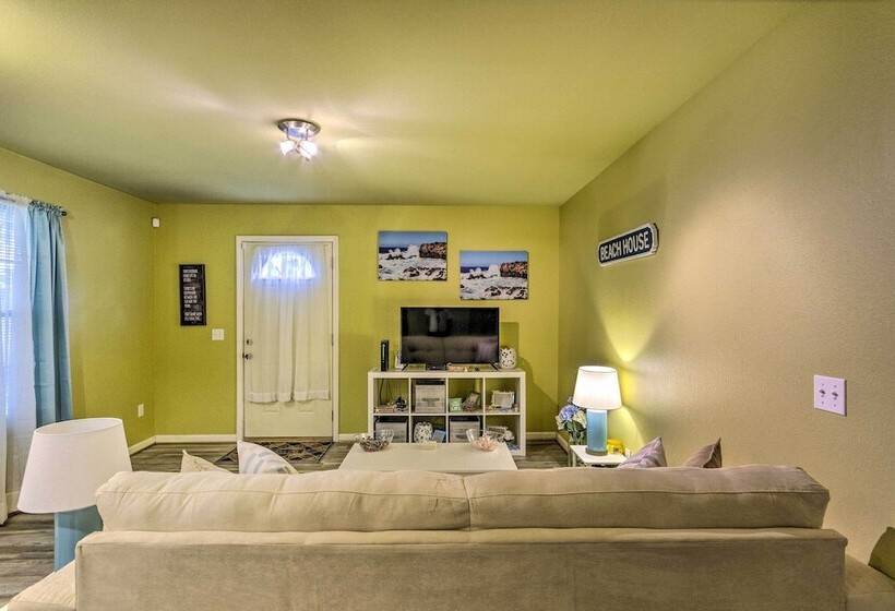 Navarre Beach House: Minutes To Restaurants!