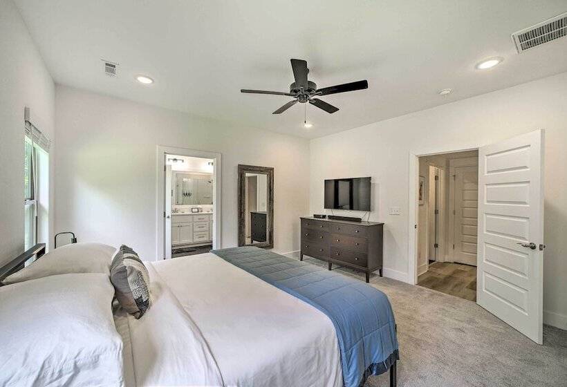 New Everything! Comfy Home W/ Deck & Trail Access!