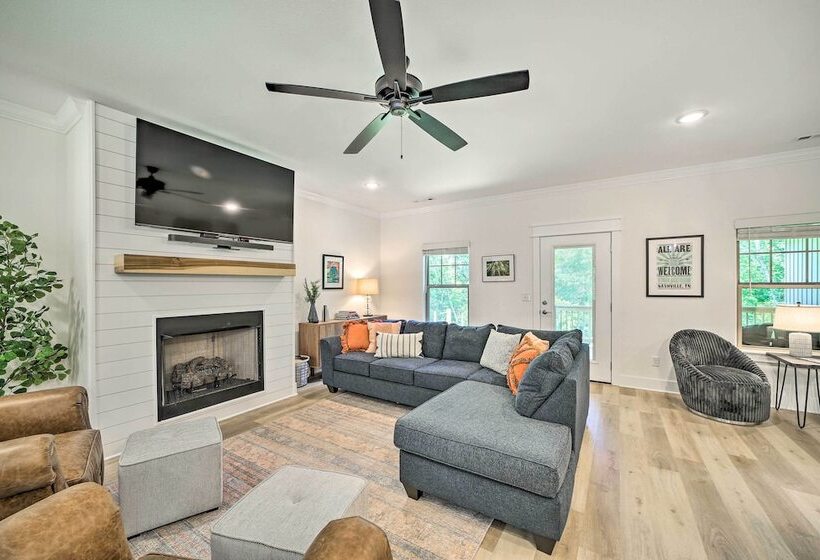 New Everything! Comfy Home W/ Deck & Trail Access!