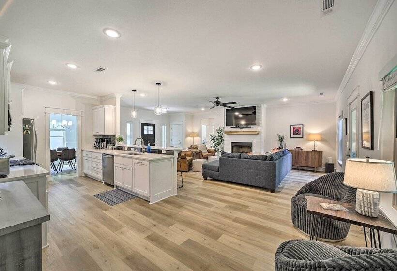 New Everything! Comfy Home W/ Deck & Trail Access!