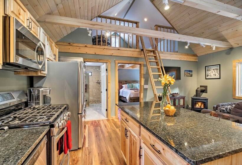 Newly Built Cabin W/ Hot Tub   16 Mi To Stowe Mtn!