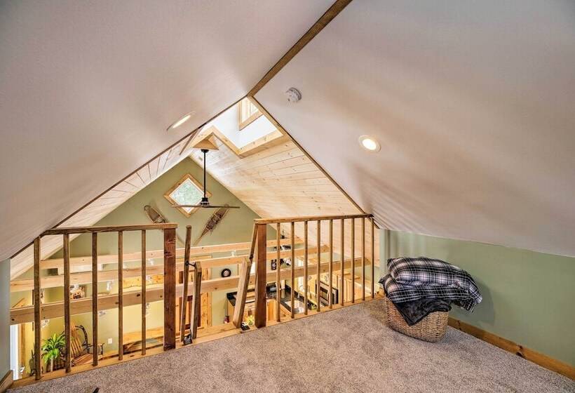 Newly Built Cabin W/ Hot Tub   16 Mi To Stowe Mtn!